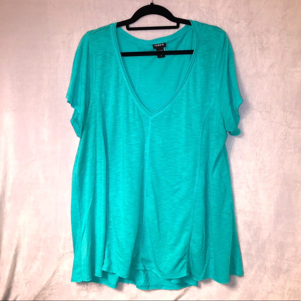 Torrid short-sleeve, v-neck hi-low tunic tee, turquoise, size 3